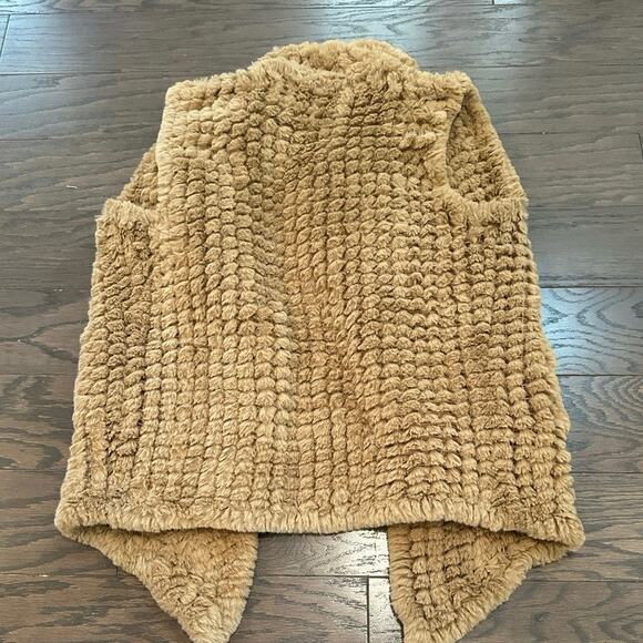 Dolce CABO Tan Open Front Textured Faux Fur Vest- Cardigan - Camel - Size Medium - Picture 2 of 8
